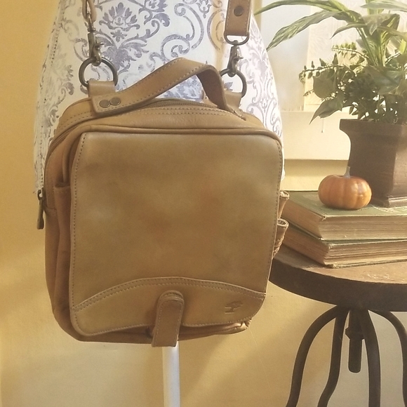 Ellington Bags Ellington Leather Crossbody Bag Poshmark